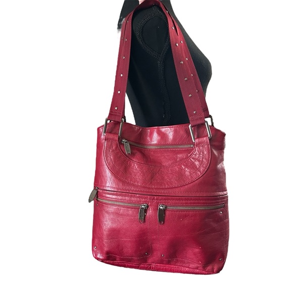 Kenneth Cole Reaction Large Red Leather Shoulder Bag Studded Silver Hardware - Picture 1 of 9